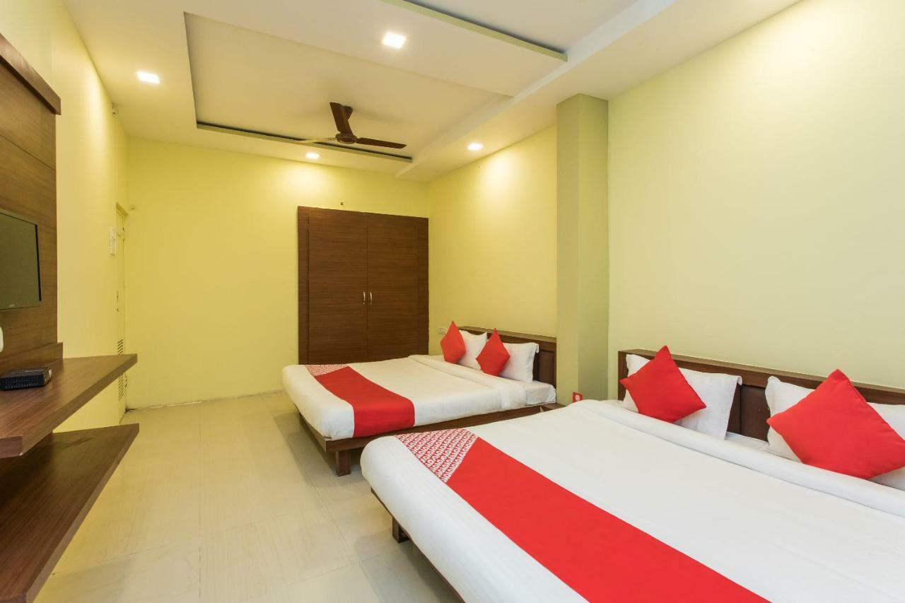 Oyo 17161 Hotel Mahalaxmi อุจเจน ภายนอก รูปภาพ