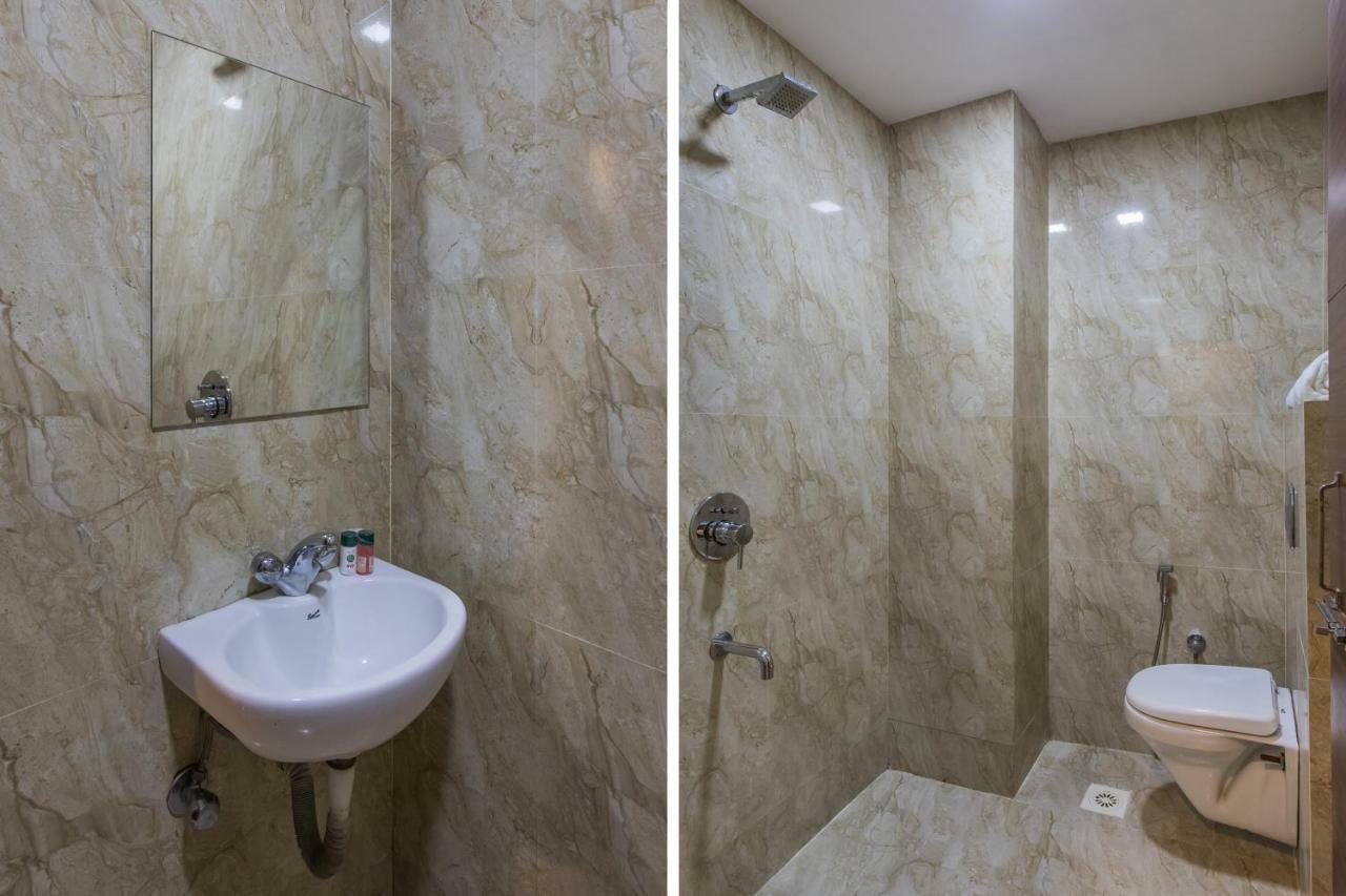 Oyo 17161 Hotel Mahalaxmi อุจเจน ภายนอก รูปภาพ