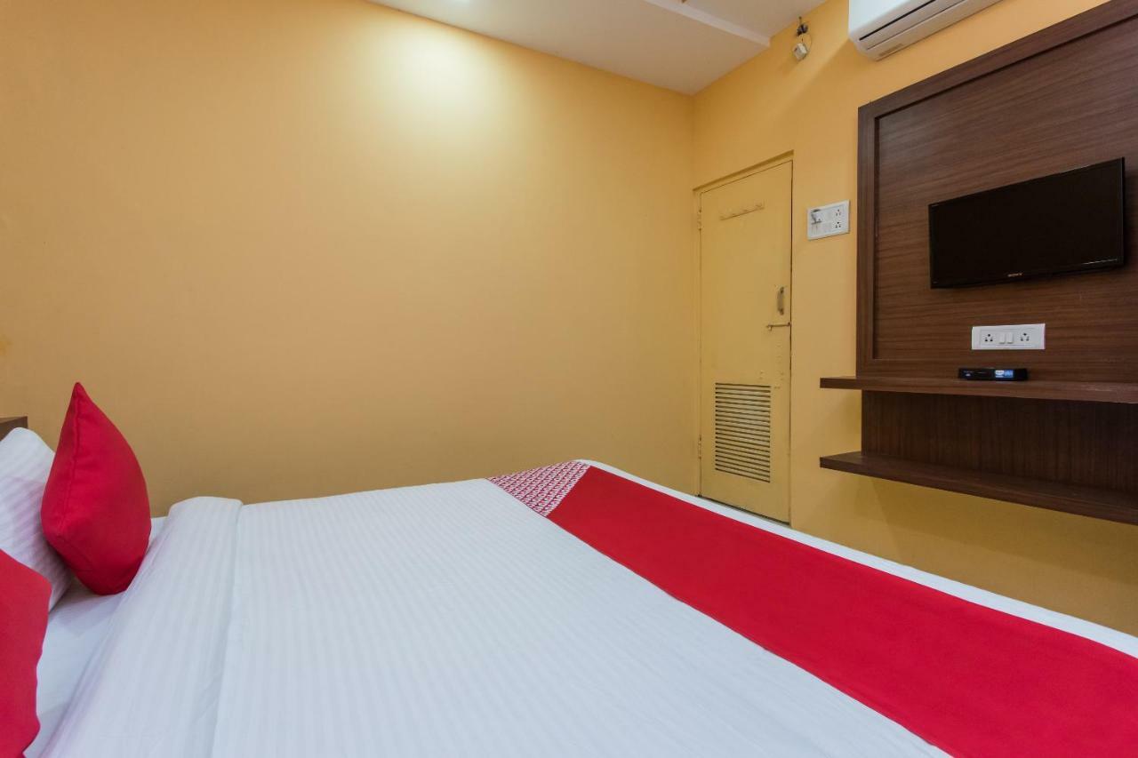 Oyo 17161 Hotel Mahalaxmi อุจเจน ภายนอก รูปภาพ