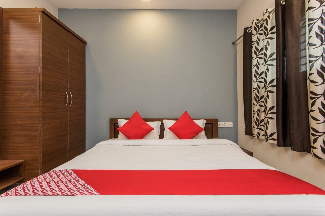 Oyo 17161 Hotel Mahalaxmi อุจเจน ภายนอก รูปภาพ