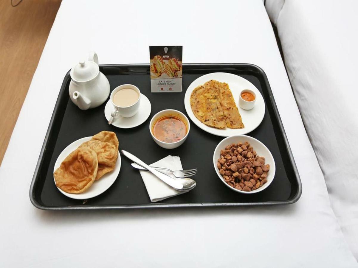 Oyo 17161 Hotel Mahalaxmi อุจเจน ภายนอก รูปภาพ
